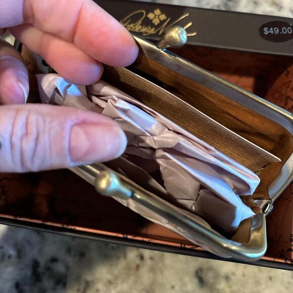 Gorgeous Patricia Nash coin purse - Picture 6 of 8